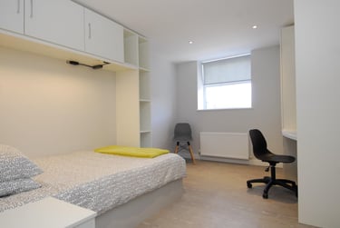 2 bed flat, 75-77 Cornwall Street, City Centre, Plymouth, PL11NS - Image 2